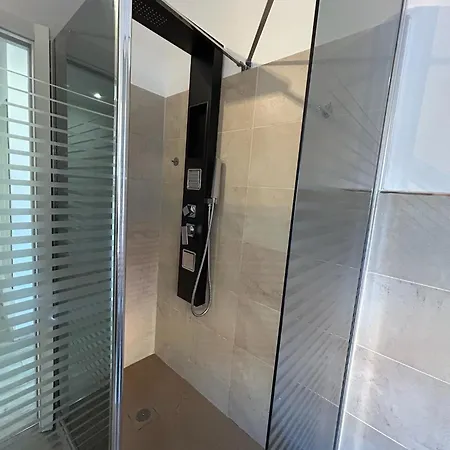 Διαμέρισμα Stayinbologna 3 *
