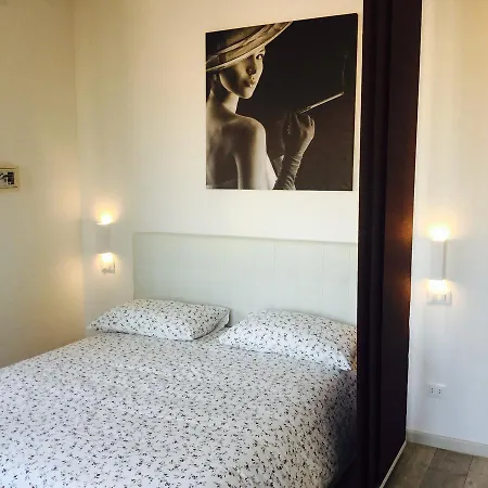 Apartmán Stayinbologna 3 *