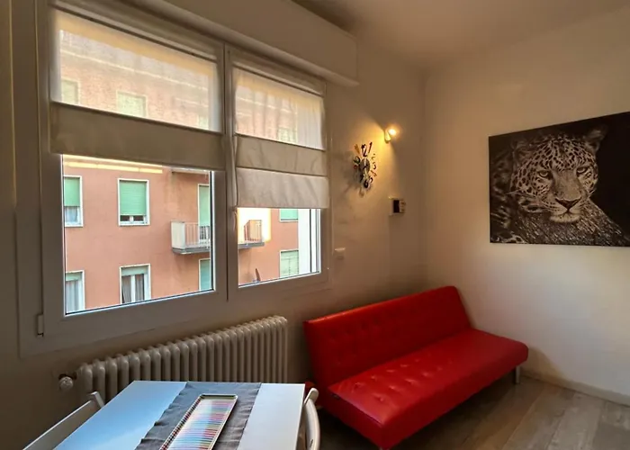 Apartament Stayinbologna 3 *